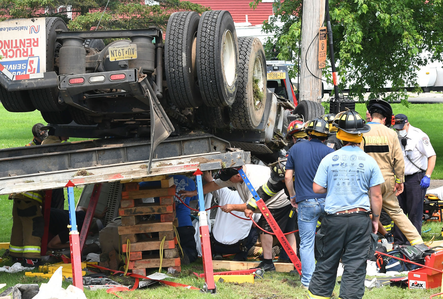 Tractor Trailer Crash 1.JPG